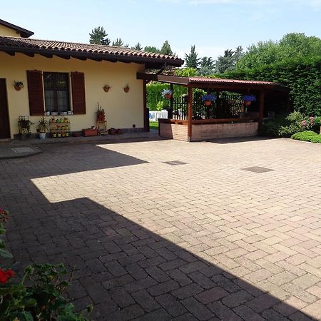 Il Sole Del Borgo Bed and Breakfast Binasco Exterior foto