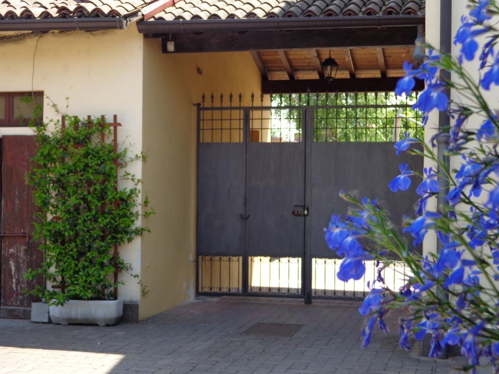 Il Sole Del Borgo Bed and Breakfast Binasco Exterior foto