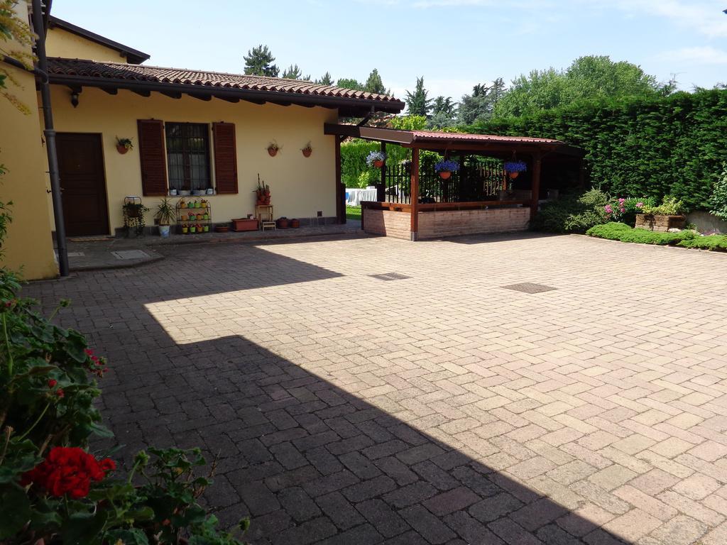 Il Sole Del Borgo Bed and Breakfast Binasco Exterior foto